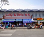 Dong Ba market