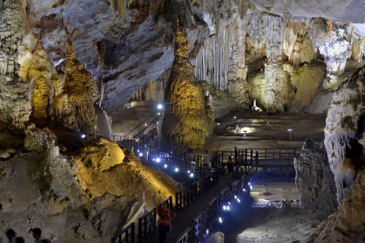 Paradise Cave in Quang Binh