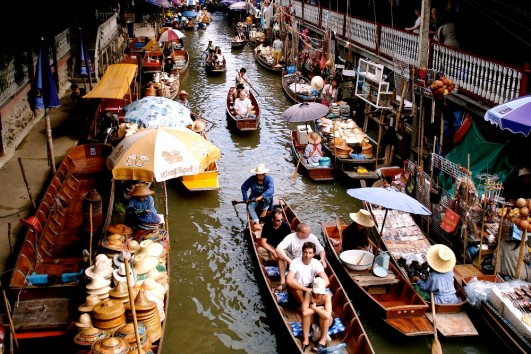 Damnoen Saduak Floating market